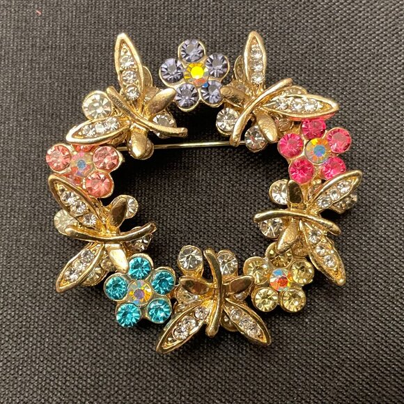 Beautiful Brooch - Picture 1 of 2